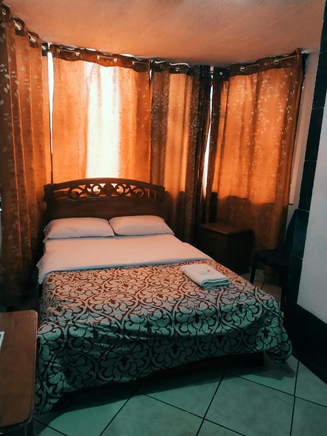 Hostal Ajavi Del Sur Кито Экстерьер фото
