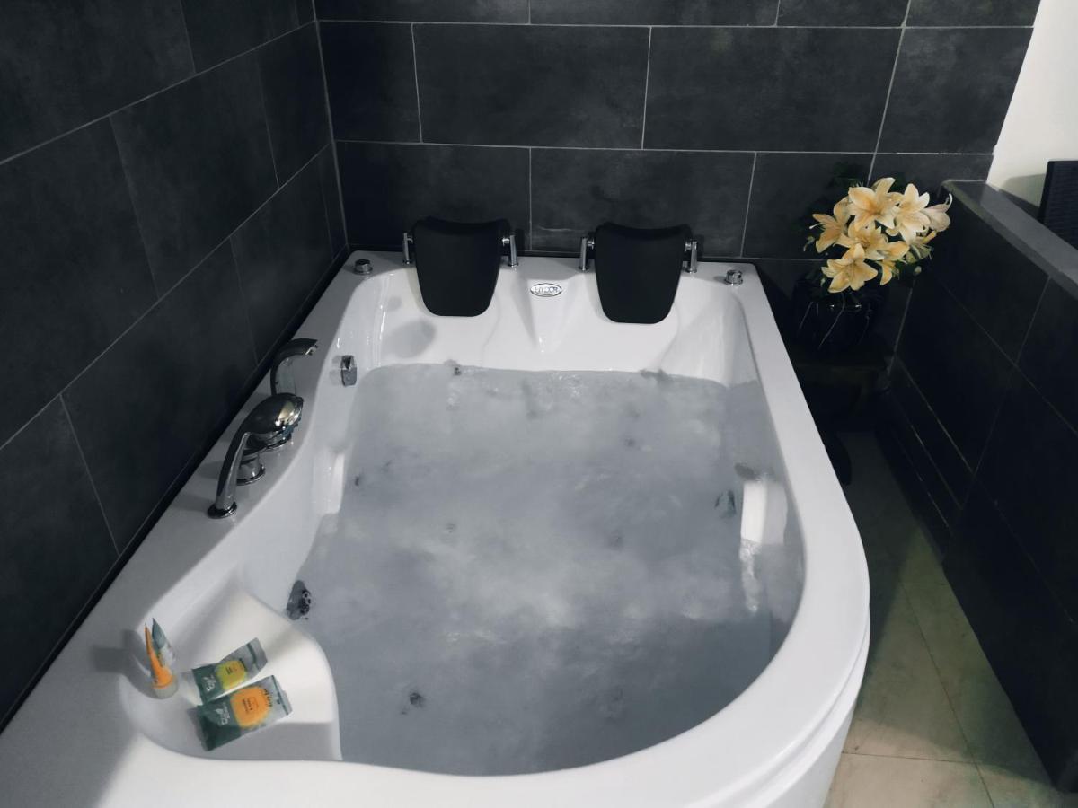 Hostal Ajavi Del Sur Кито Экстерьер фото